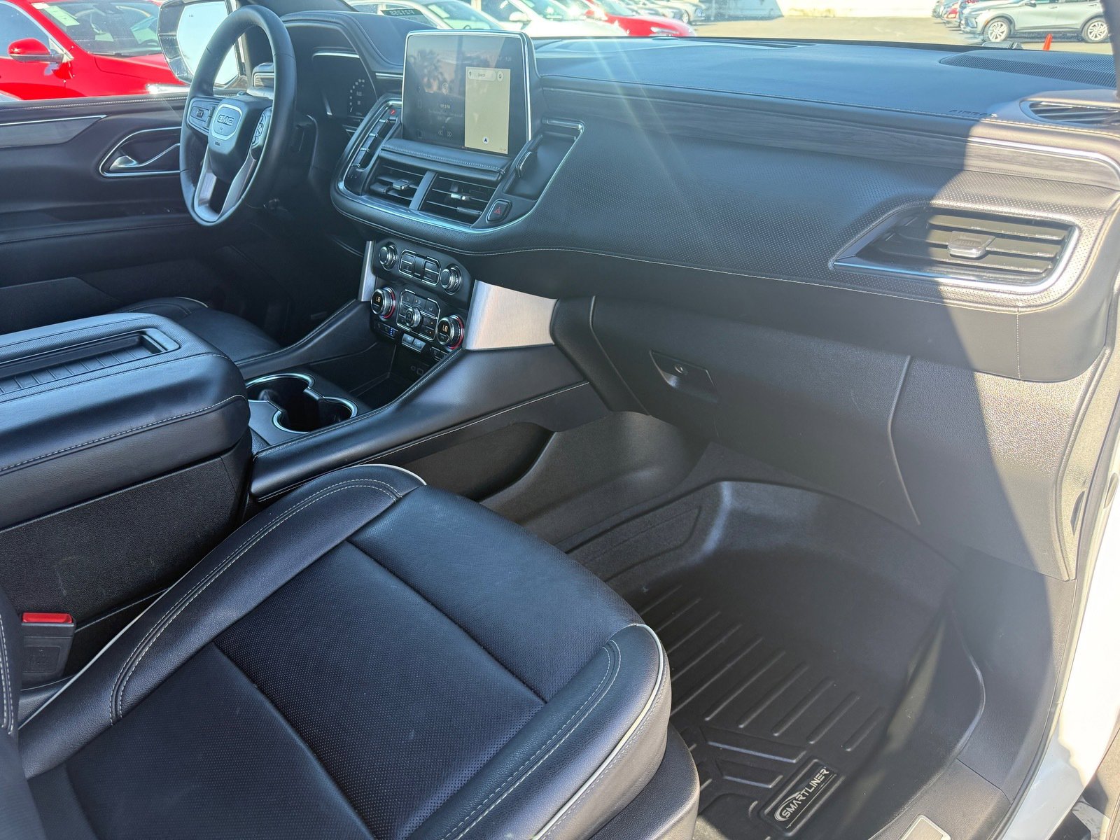 Used 2024 GMC Yukon XL SLT w/ SLT Luxury Package image 31