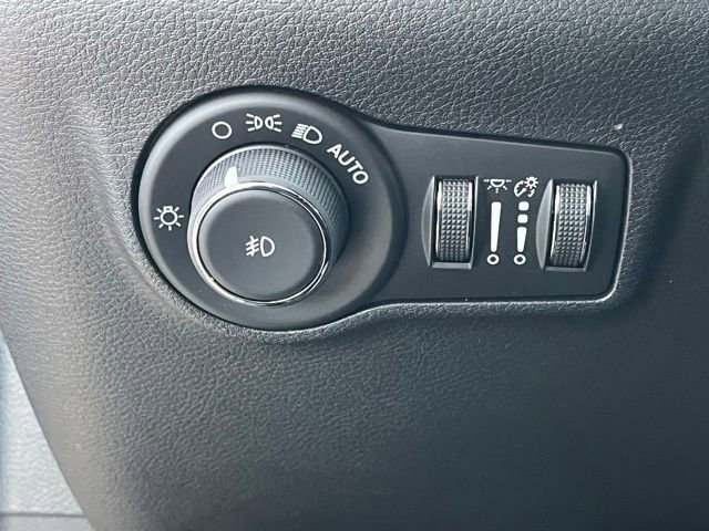 Used 2024 Jeep Compass Limited image 19