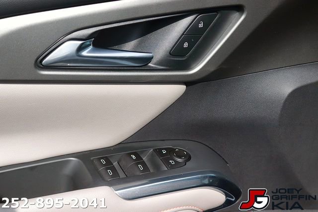 Used 2026 Chevrolet Traverse LT w/ Sun and Wheel Package FWD image 12