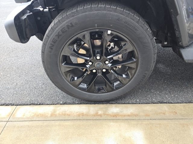 Used 2025 Jeep Wrangler Unlimited Sahara image 8