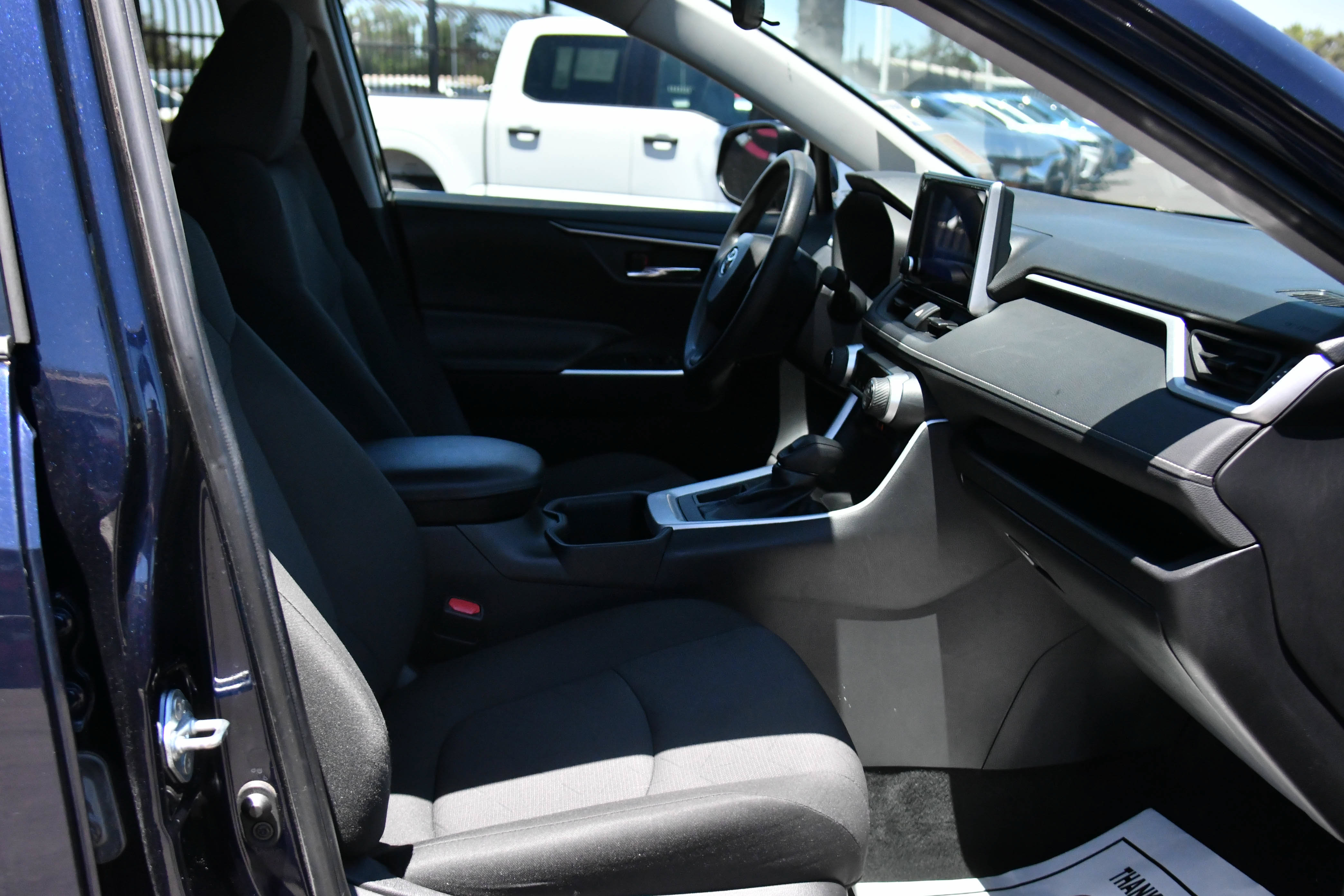 Used 2024 Toyota RAV4 XLE FWD image 46