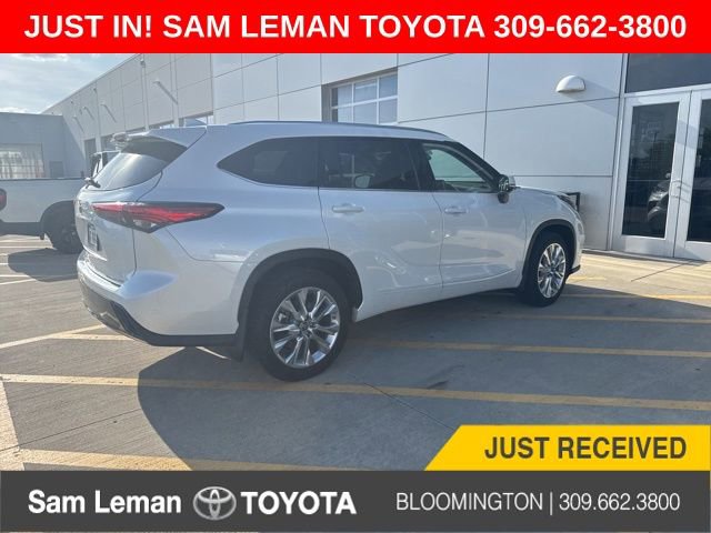Used 2022 Toyota Highlander Limited AWD/4WD image 1