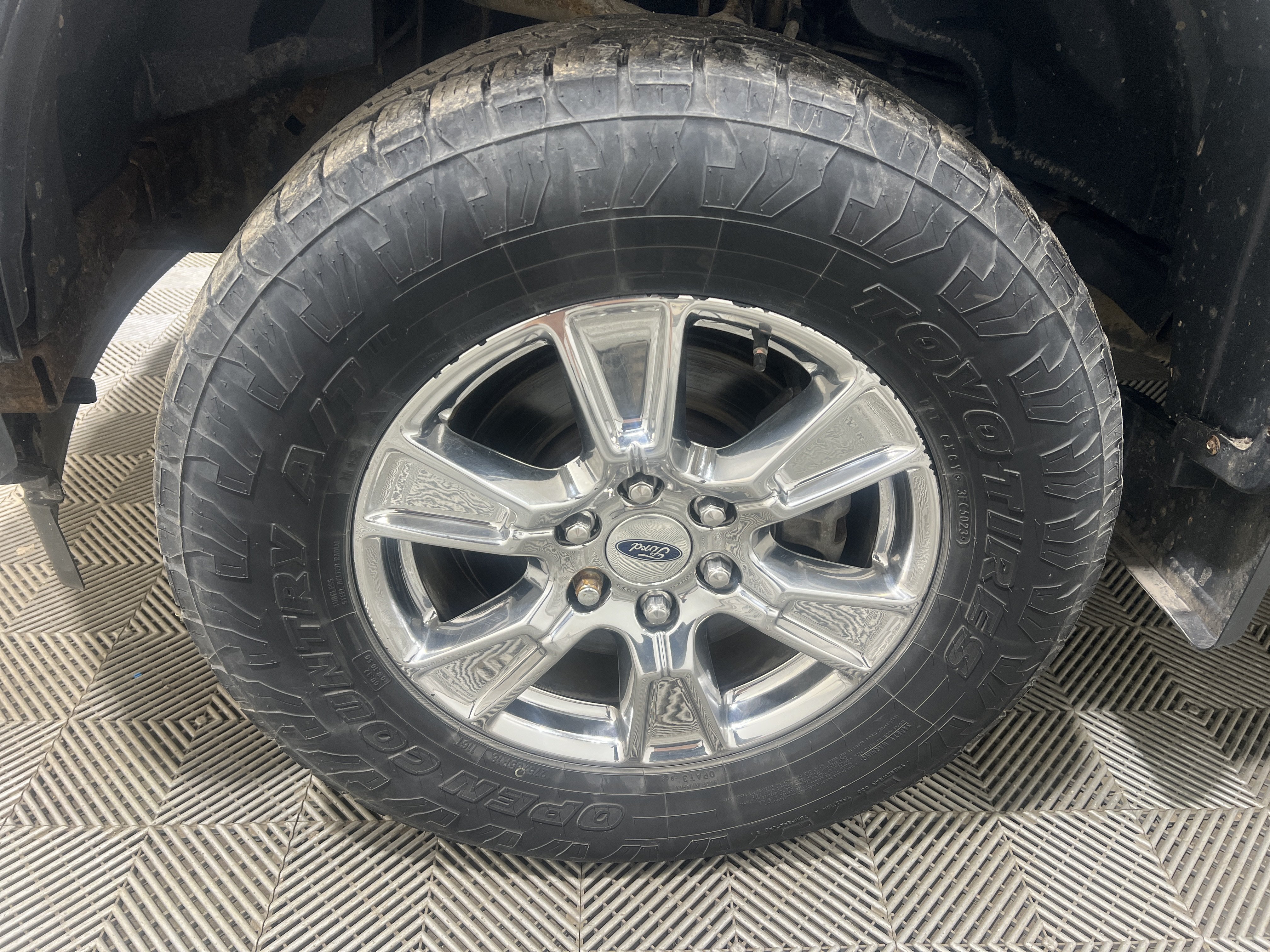 Used 2017 Ford F150 XLT w/ Equipment Group 302A Luxury AWD/4WD image 7