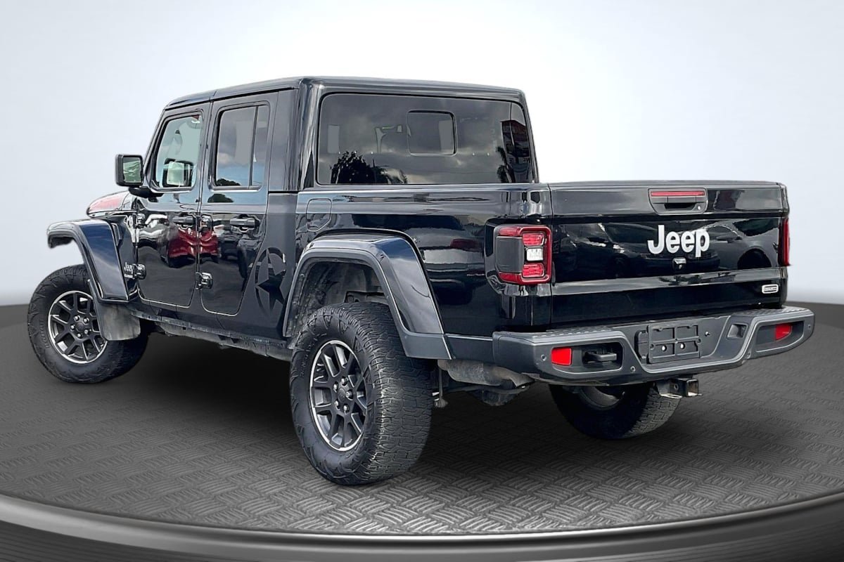 Used 2020 Jeep Gladiator Overland AWD/4WD image 2