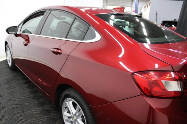 Used 2018 Chevrolet Cruze LT w/ Convenience Package FWD image 8