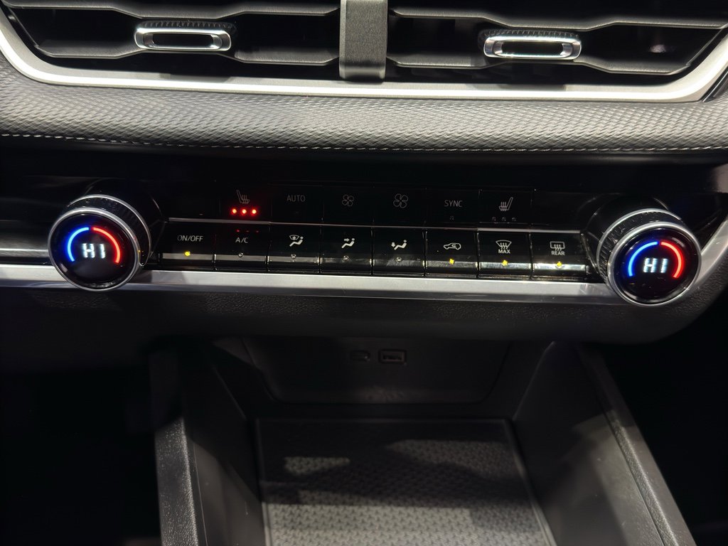 Used 2025 Chevrolet Equinox LT w/ Convenience Package II image 31