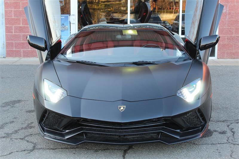 Used 2018 Lamborghini Aventador S image 8