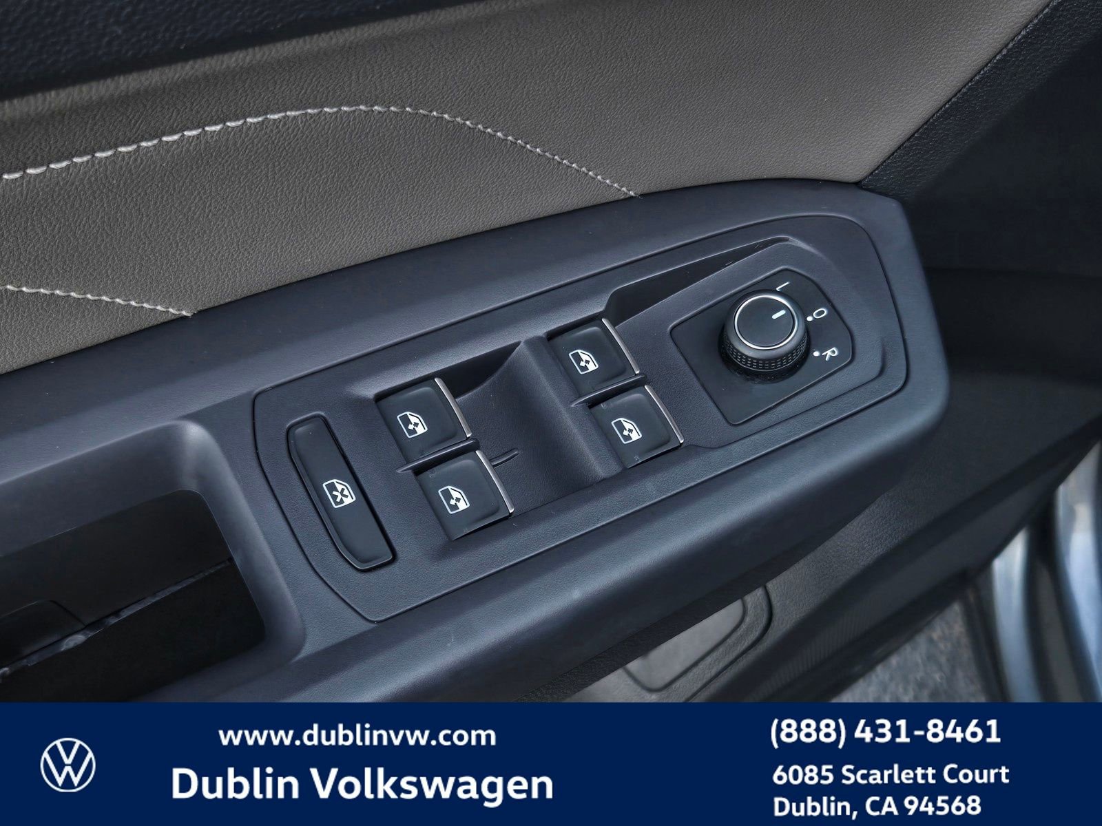 Certified 2021 Volkswagen Atlas Cross Sport SE w/ Panoramic Sunroof Package image 11