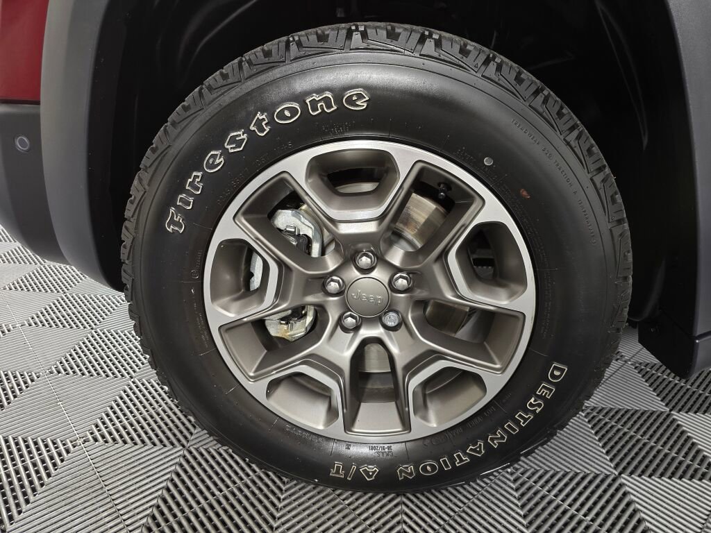 Used 2021 Jeep Cherokee Trailhawk w/ Technology Group image 10