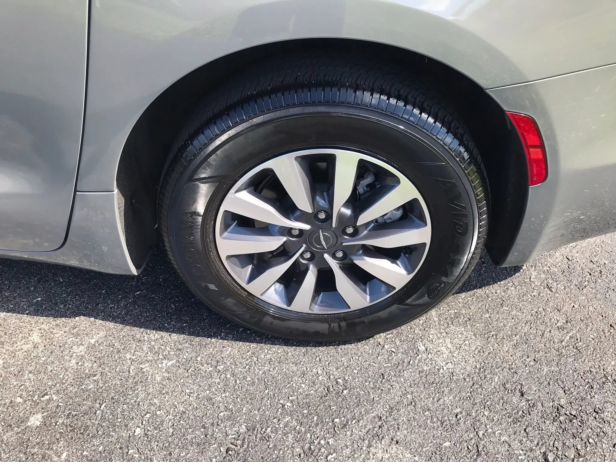 Used 2023 Chrysler Pacifica Touring-L FWD image 44