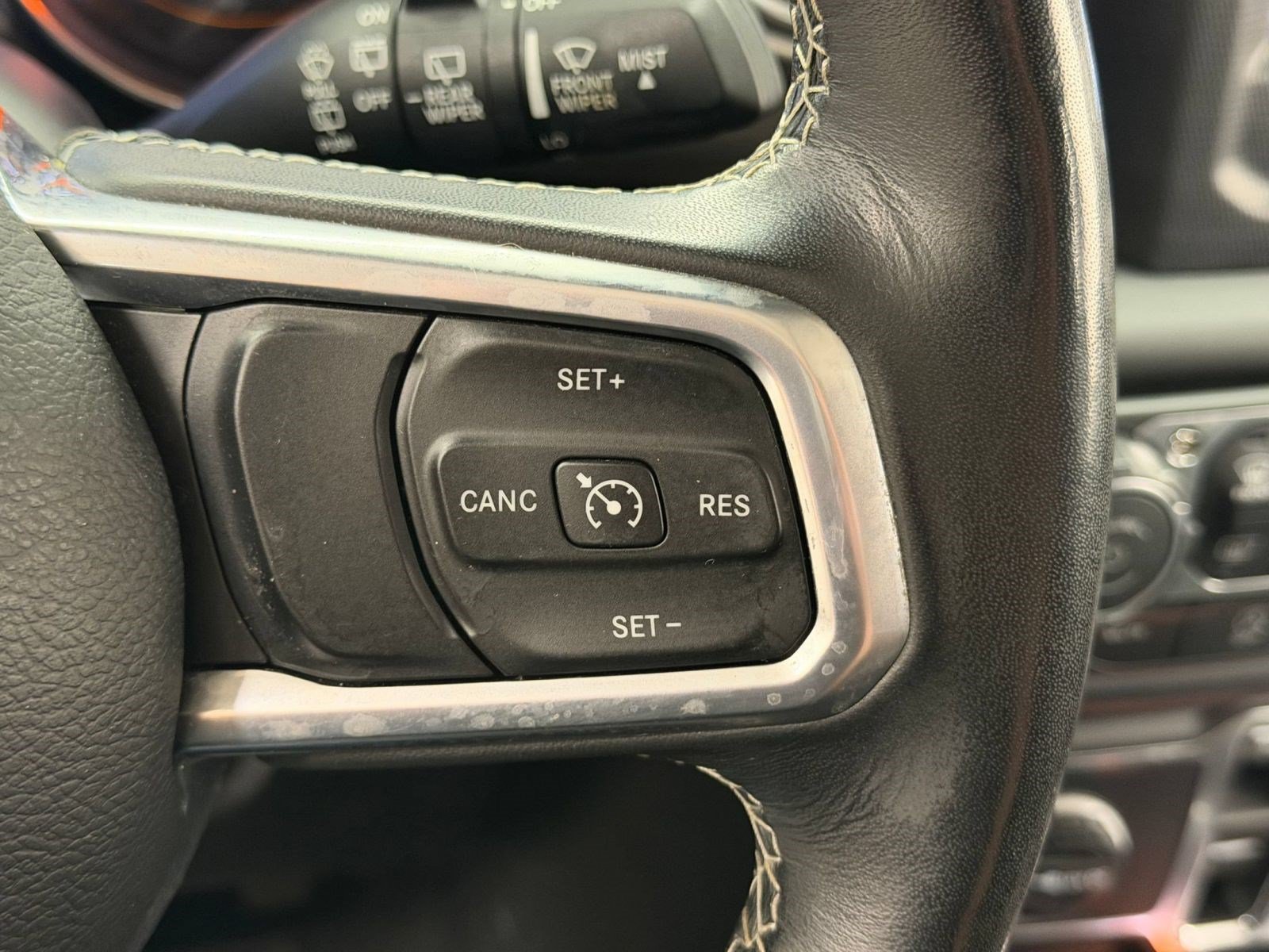 Used 2019 Jeep Wrangler Unlimited Sahara w/ Cold Weather Group AWD/4WD image 14