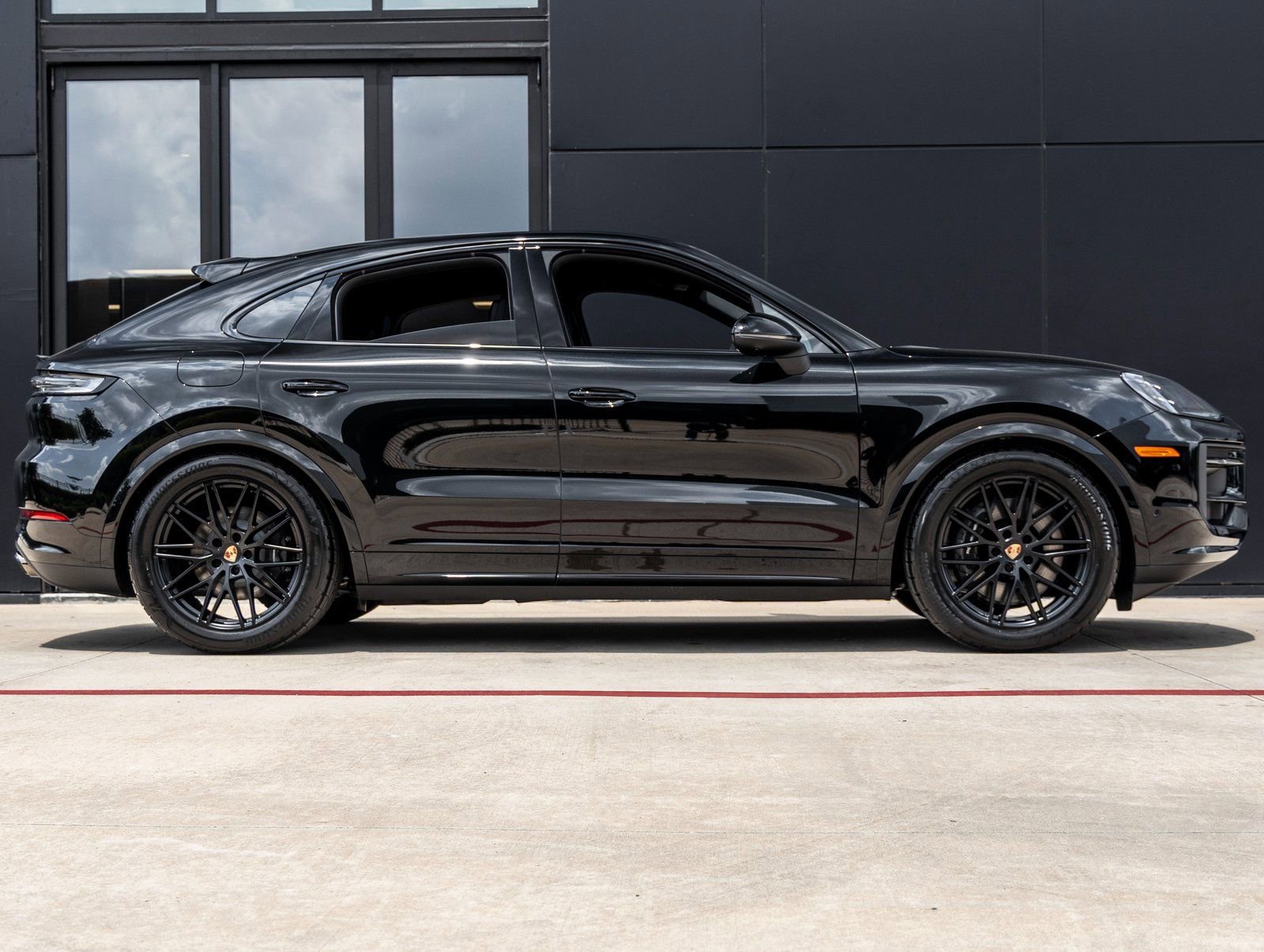 Used 2026 Porsche Cayenne Coupe image 12