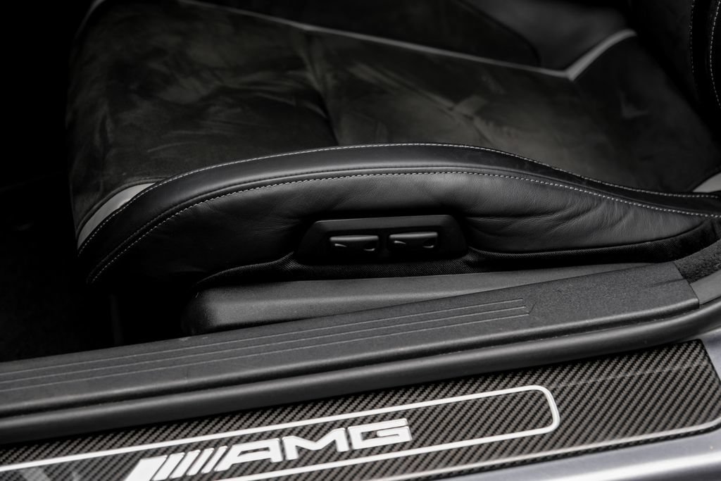 Used 2018 Mercedes-Benz AMG GT R image 39