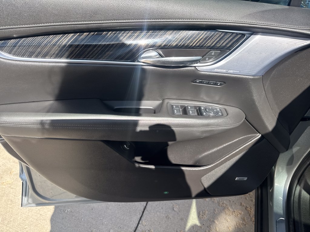 Used 2023 Cadillac XT6 Premium Luxury w/ Technology Package AWD/4WD image 10