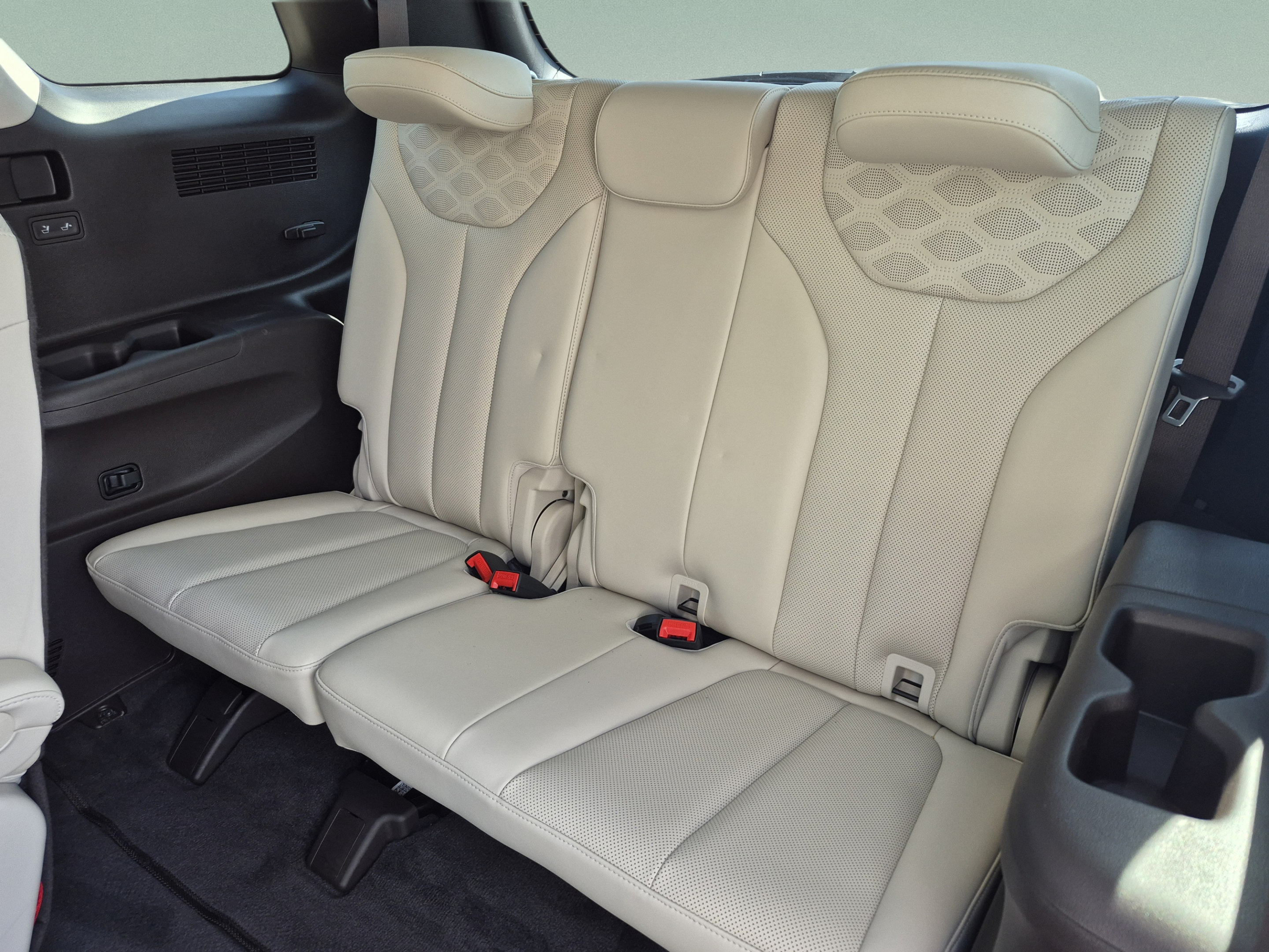 Used 2020 Hyundai Palisade Limited FWD image 19