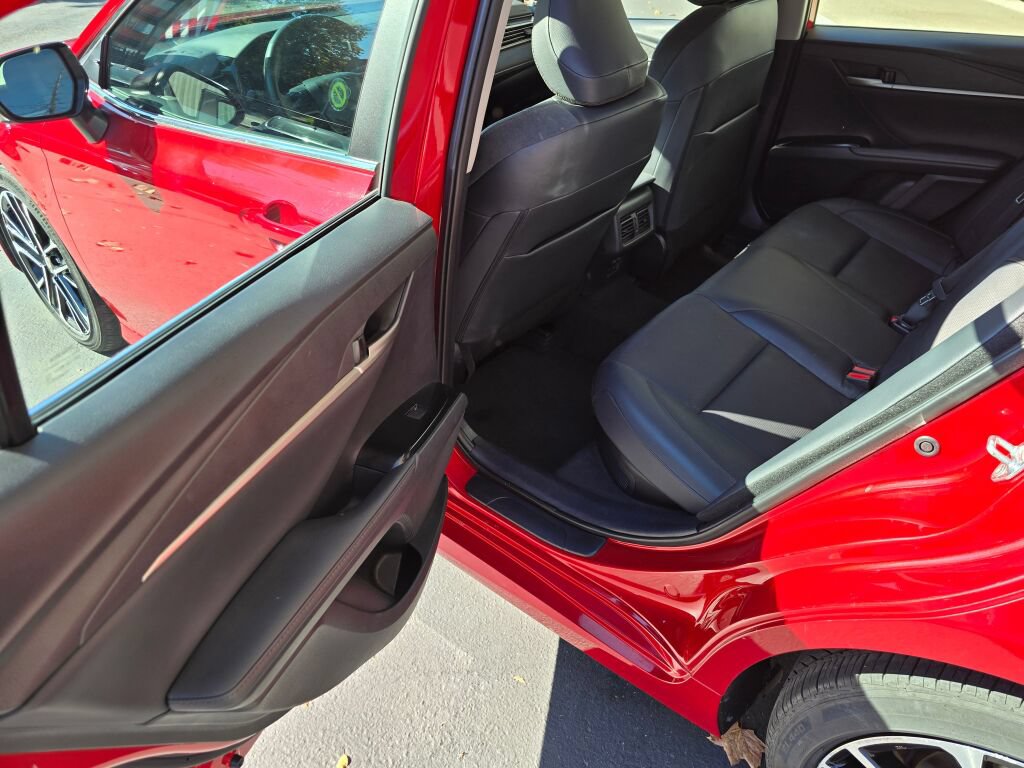 Used 2025 Toyota Camry XLE FWD image 17