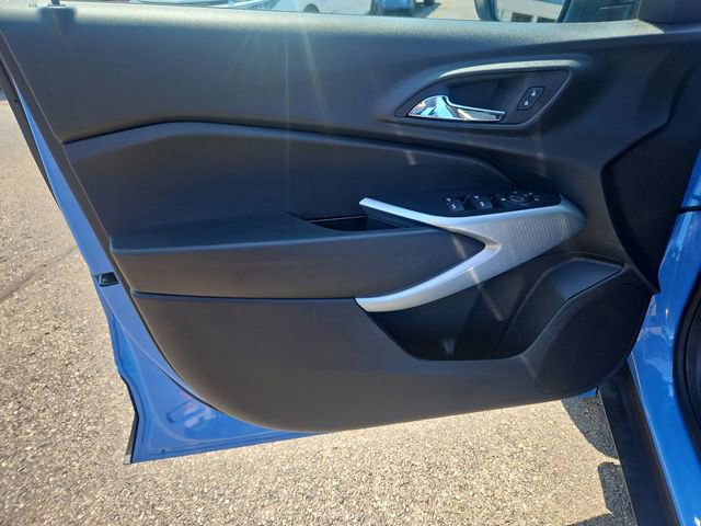 Used 2024 Chevrolet Trax RS FWD image 11