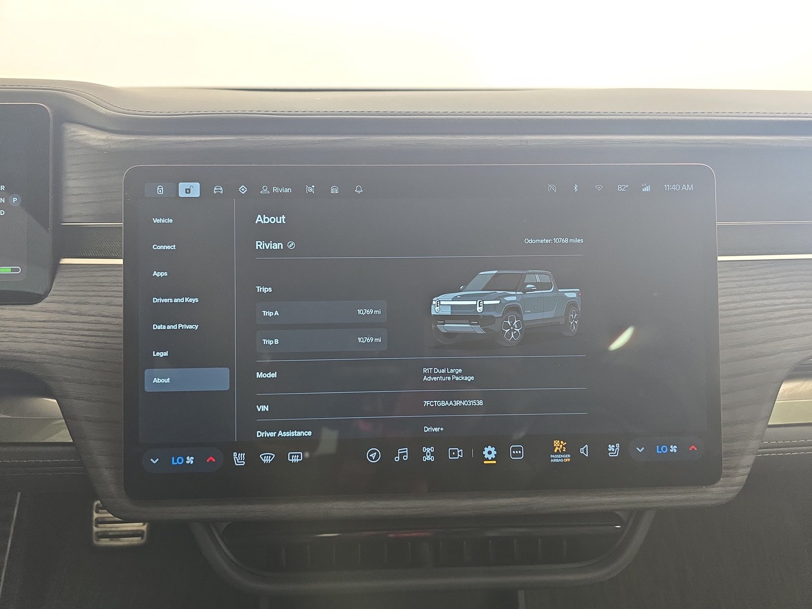 Used 2024 Rivian R1T Adventure Dual AWD/4WD image 27