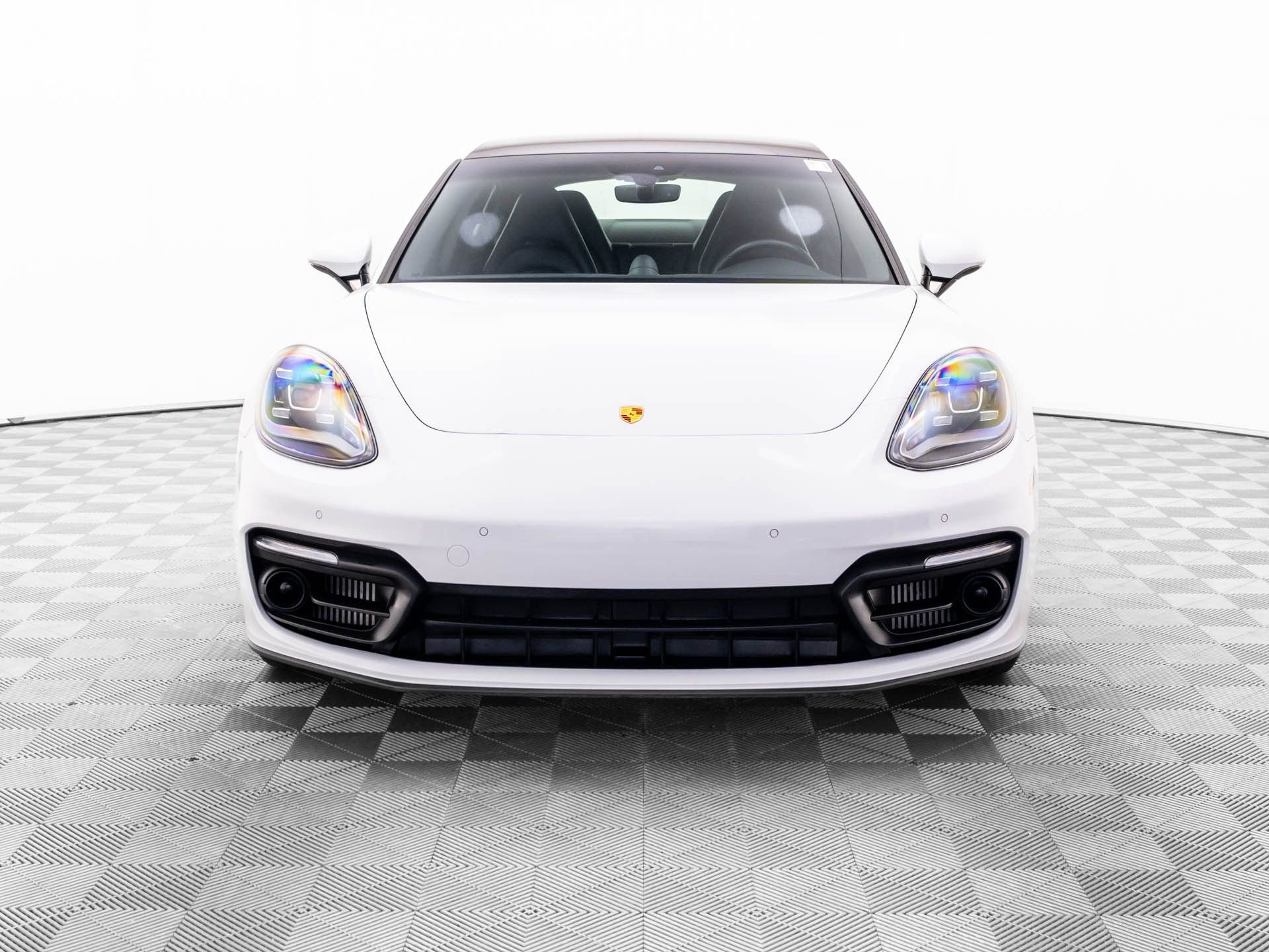 Certified 2023 Porsche Panamera Platinum Edition image 9