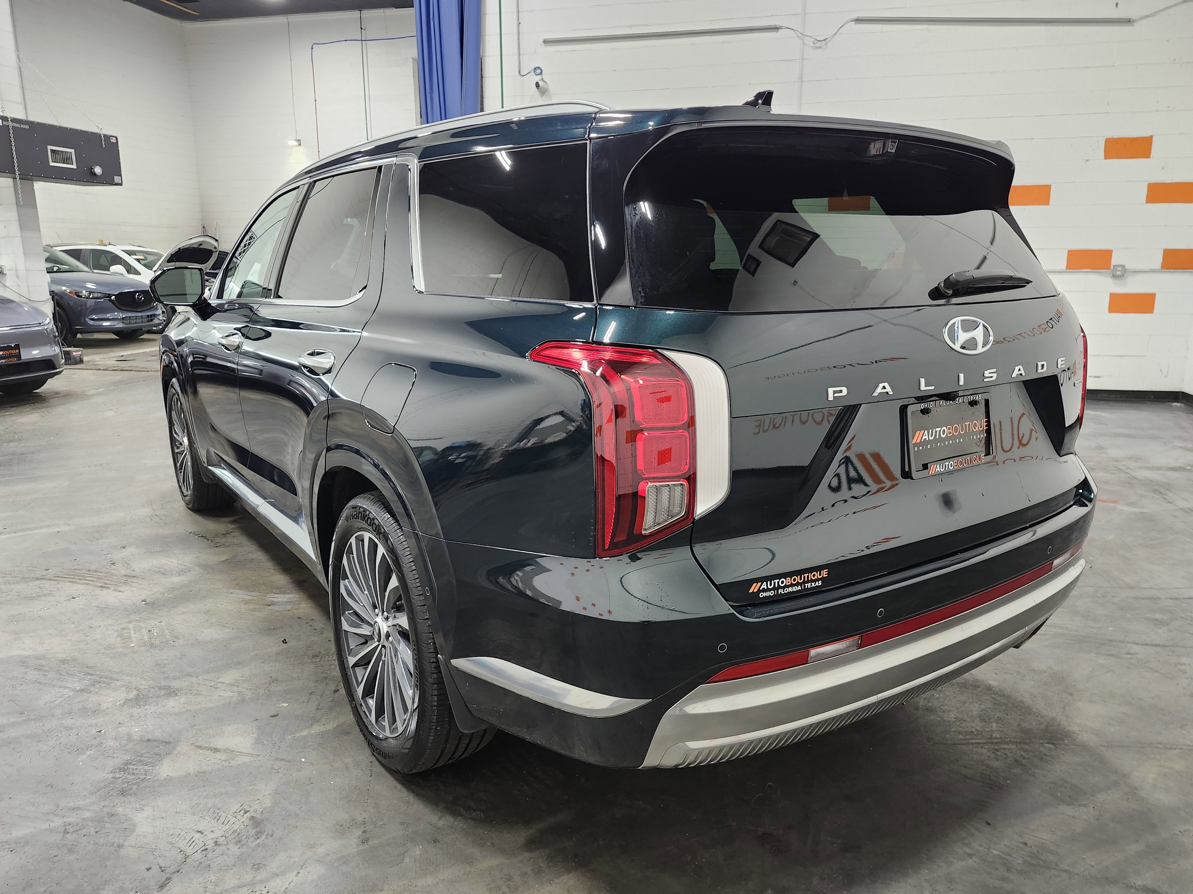 Used 2025 Hyundai Palisade Calligraphy image 19