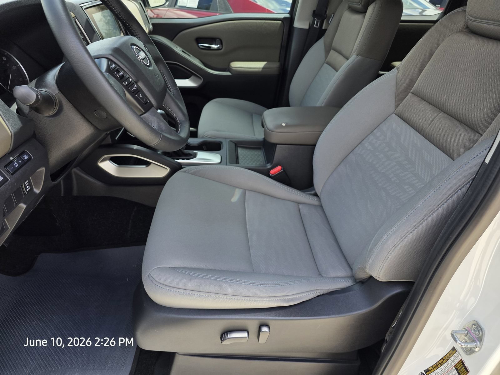 Used 2022 Nissan Frontier SV w/ Technology Package RWD image 14
