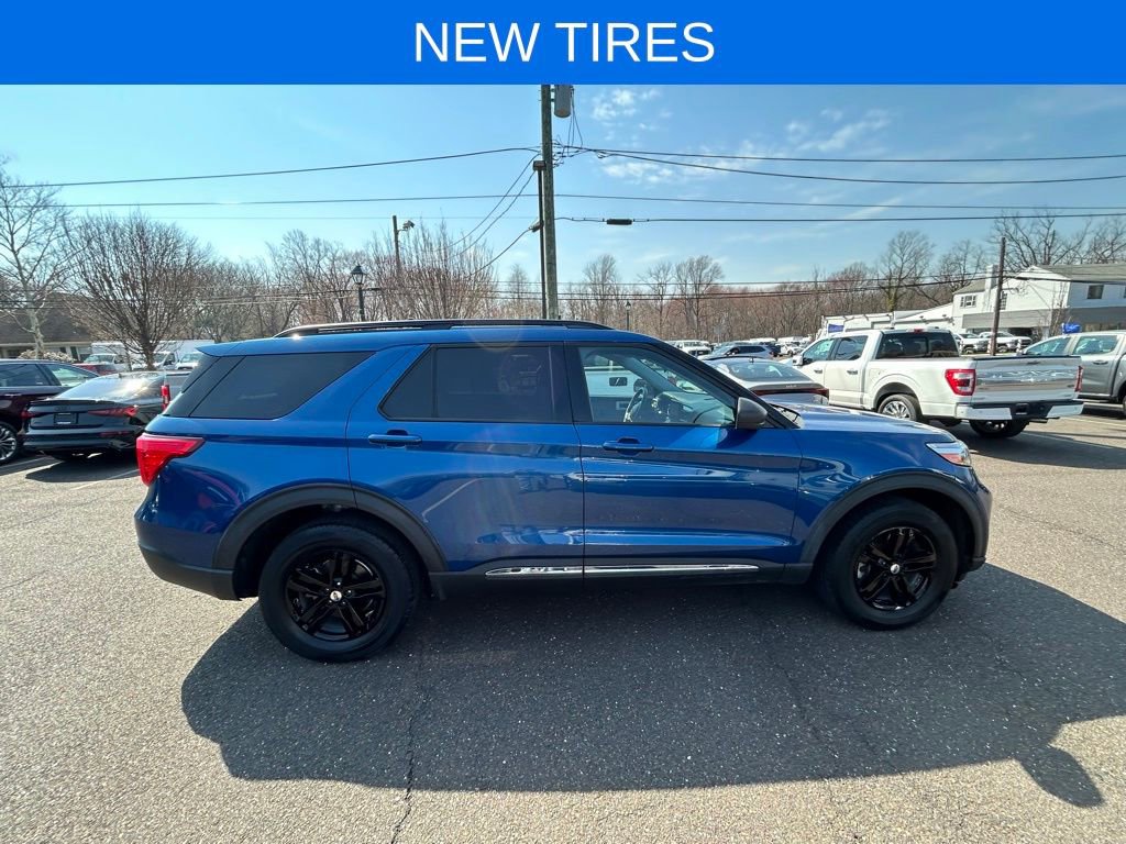 Certified 2022 Ford Explorer XLT w/ Equipment Group 202A image 4