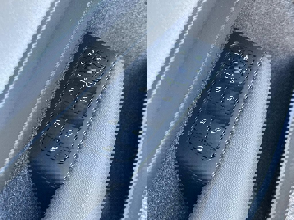 Certified 2025 Volvo XC40 B5 Core w/ Protection Package Premier image 25