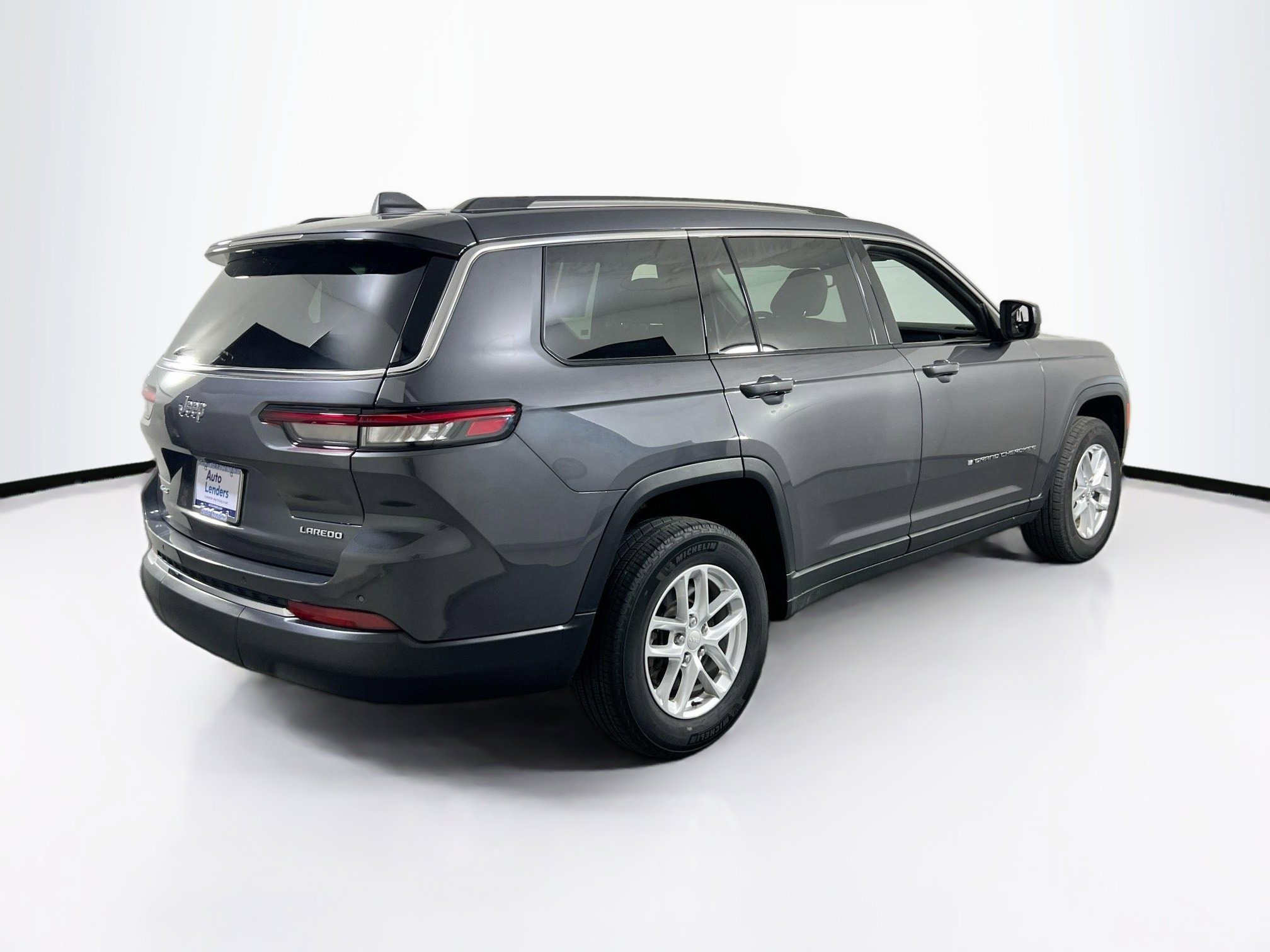 Used 2023 Jeep Grand Cherokee L Laredo AWD/4WD image 5