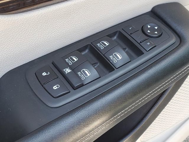 Used 2022 Chrysler Pacifica Limited image 17