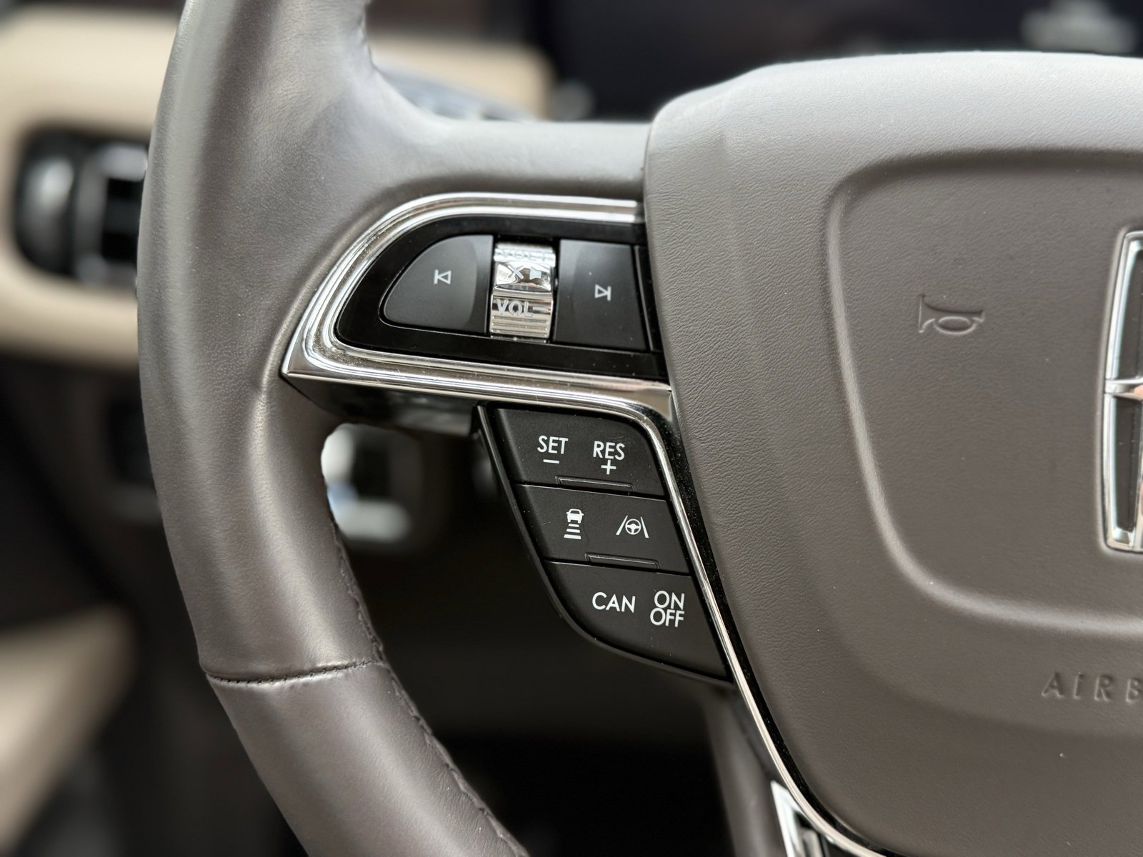 Used 2023 Lincoln Nautilus Reserve w/ Equipment Group 202A image 21