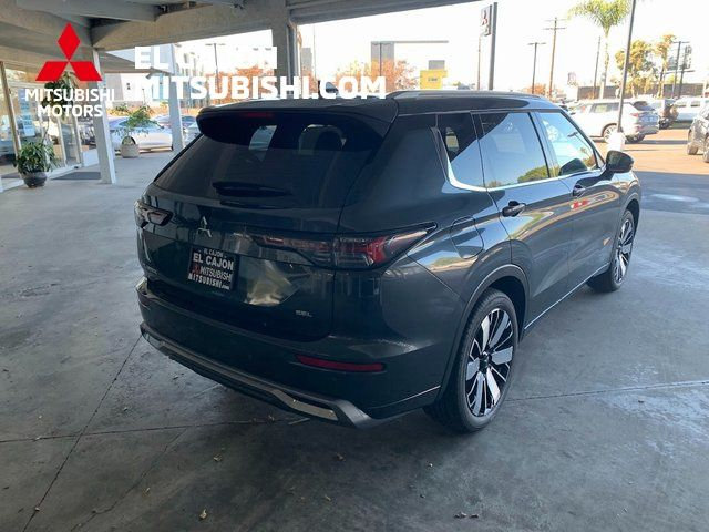 New 2026 Mitsubishi Outlander SEL FWD image 3