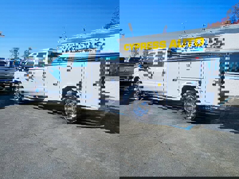 Used 2015 Ford F350 XL w/ Trailer Tow Package image 2