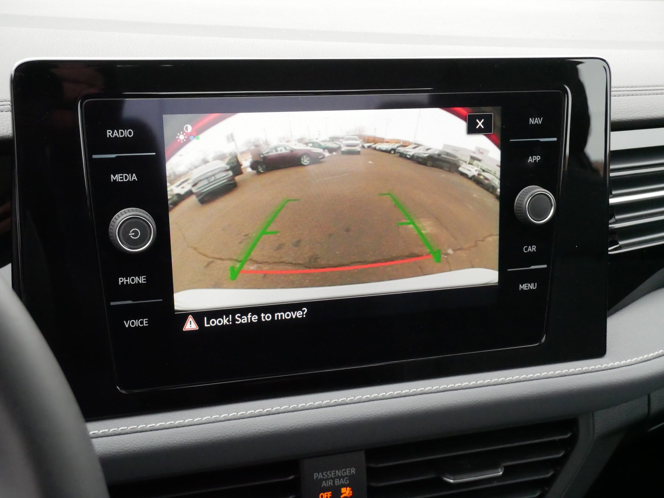 Certified 2025 Volkswagen Jetta SEL image 31