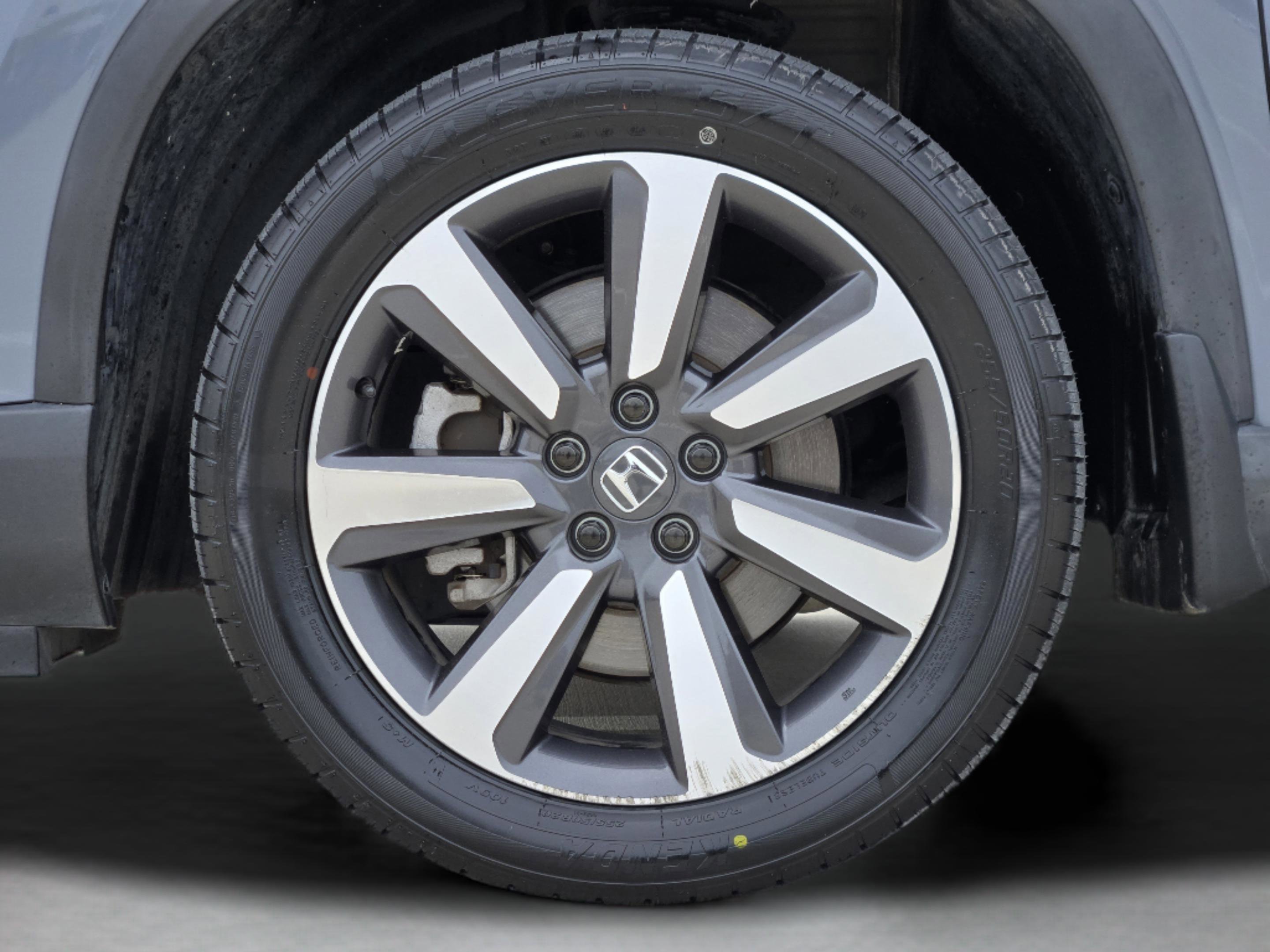 Certified 2025 Honda Pilot Touring image 31