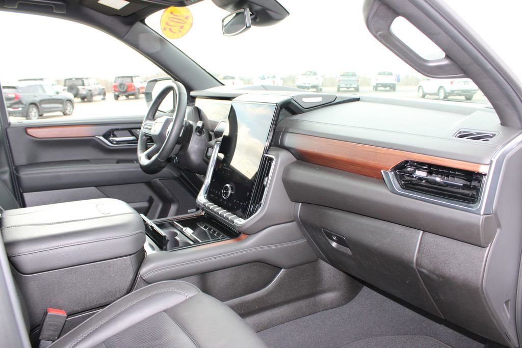 Used 2025 GMC Yukon Denali image 33