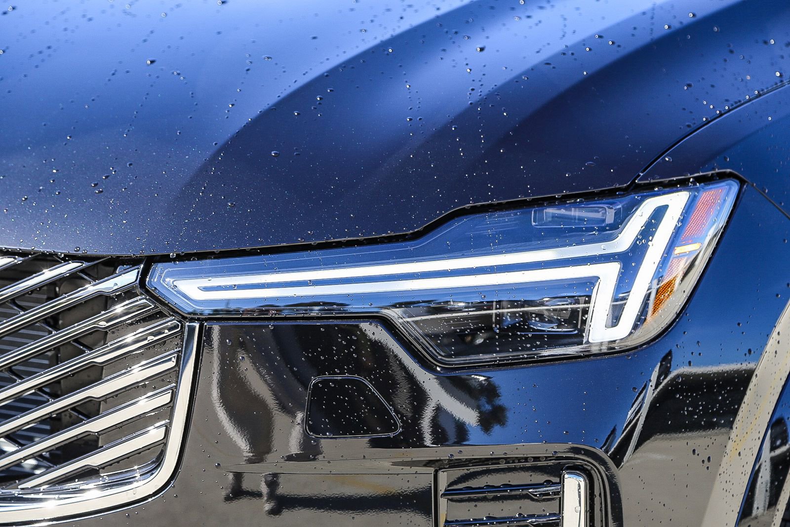 New 2026 Volvo XC90 T8 Ultra w/ Protection Package image 4