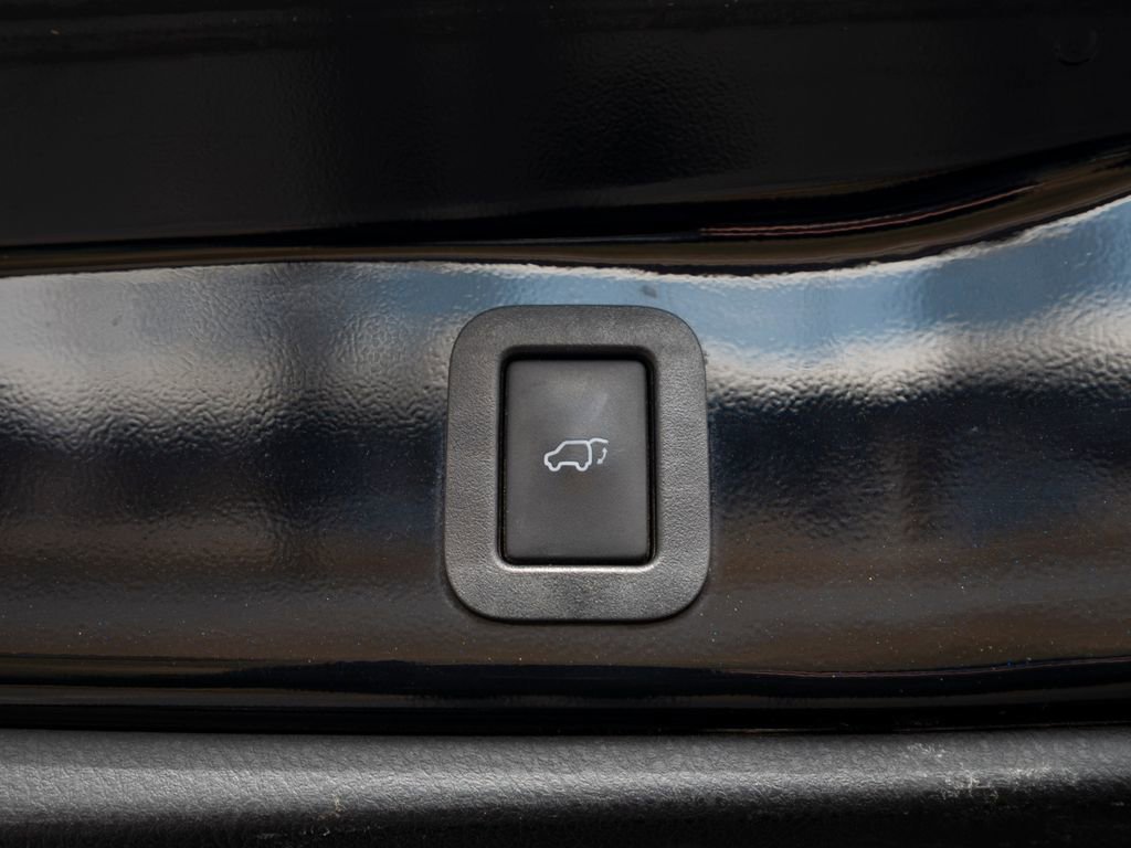 Used 2017 Toyota Highlander SE image 47