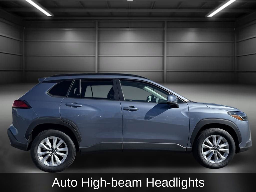 Used 2022 Toyota Corolla Cross LE image 8