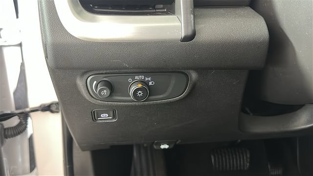 Used 2024 GMC Terrain SLE w/ Driver Convenience Package AWD/4WD image 19