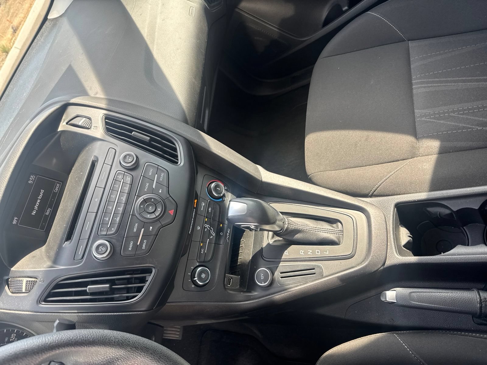 Used 2015 Ford Focus SE w/ Reverse Sensing Package FWD image 5