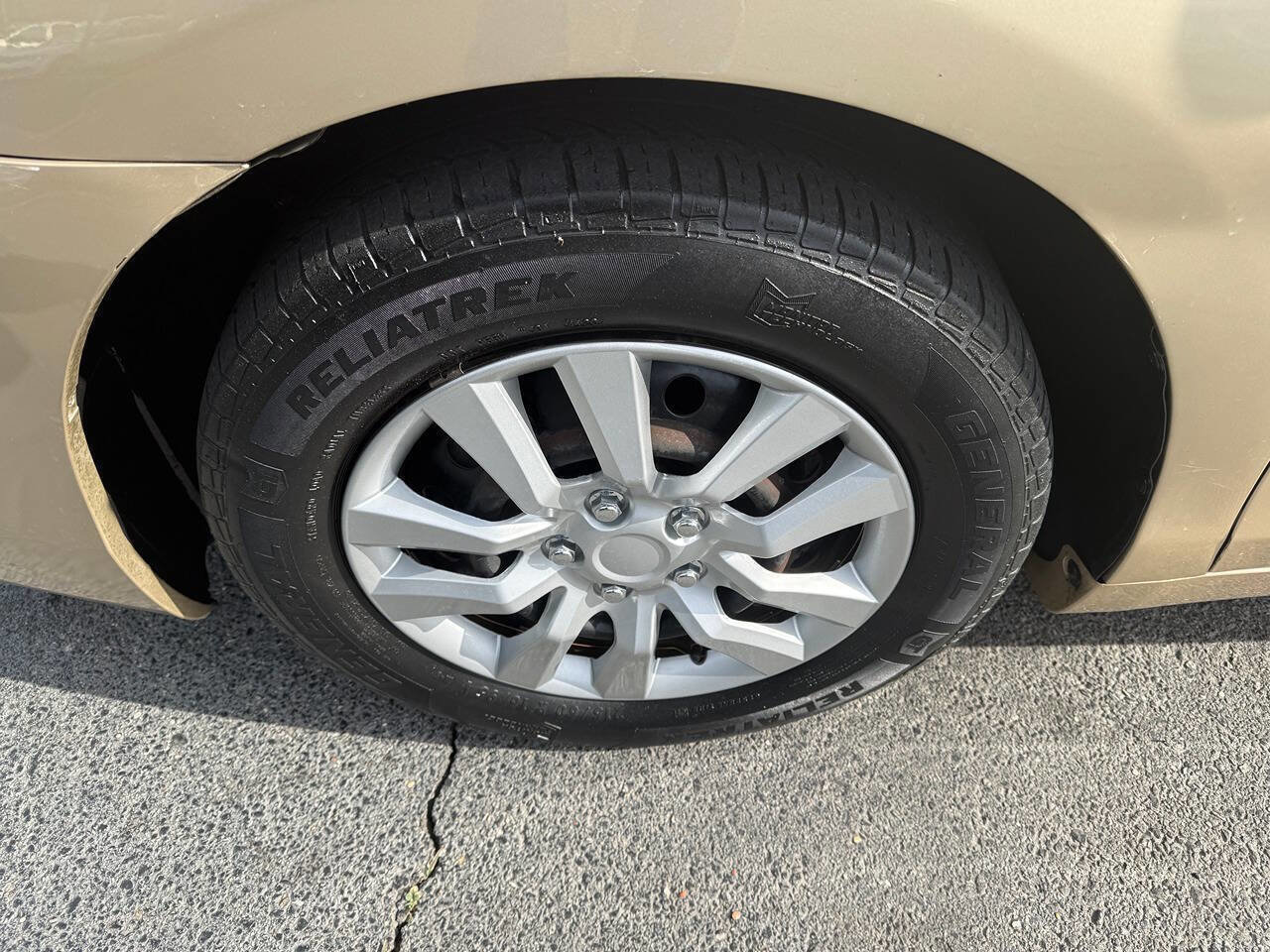 Used 2011 Toyota Camry LE w/ LE Extra-Value Pkg FWD image 10