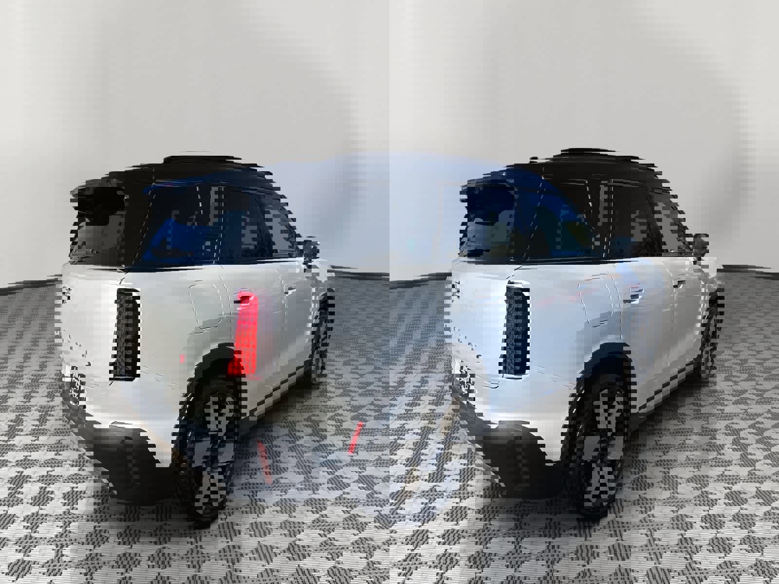 Used 2025 MINI Cooper Countryman S w/ Comfort Package Max image 3