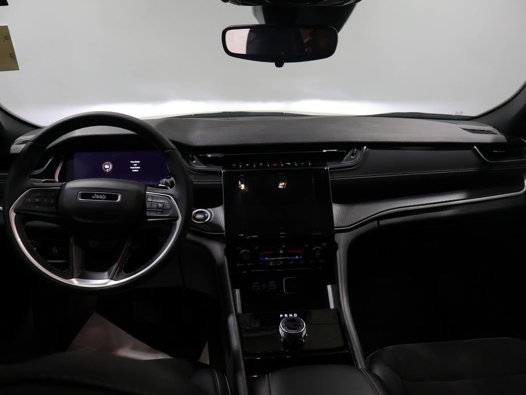 Used 2023 Jeep Grand Cherokee Altitude image 17