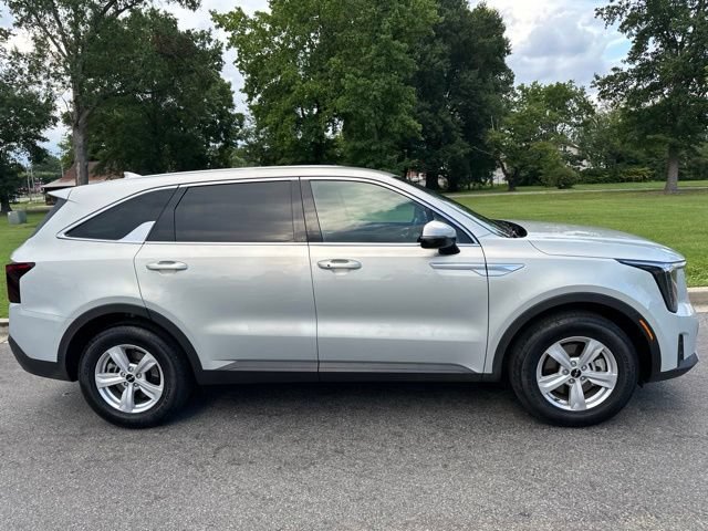 New 2026 Kia Sorento LX FWD image 29