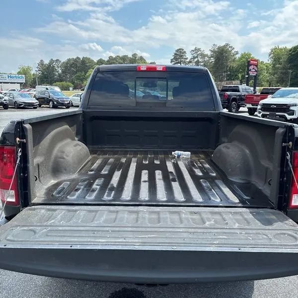 Used 2015 RAM 3500 Big Horn w/ Black Appearance Group AWD/4WD image 28