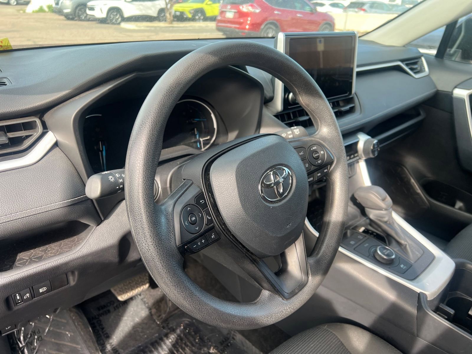 Used 2025 Toyota RAV4 LE image 28