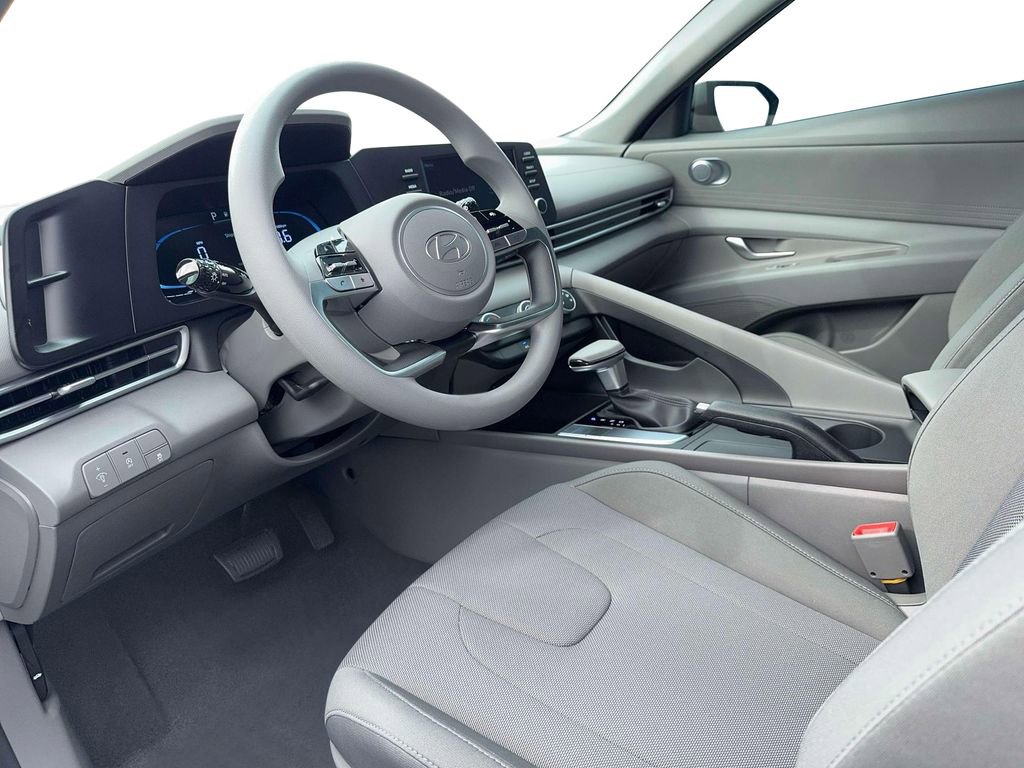 New 2026 Hyundai Elantra SE FWD image 22