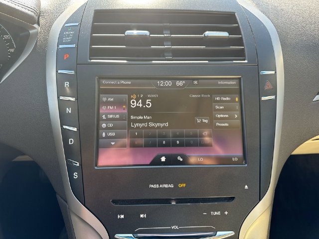 Used 2013 Lincoln MKZ FWD image 13