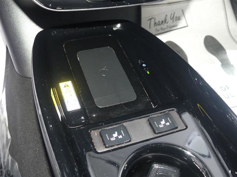 Used 2022 Toyota Prius AWD image 38