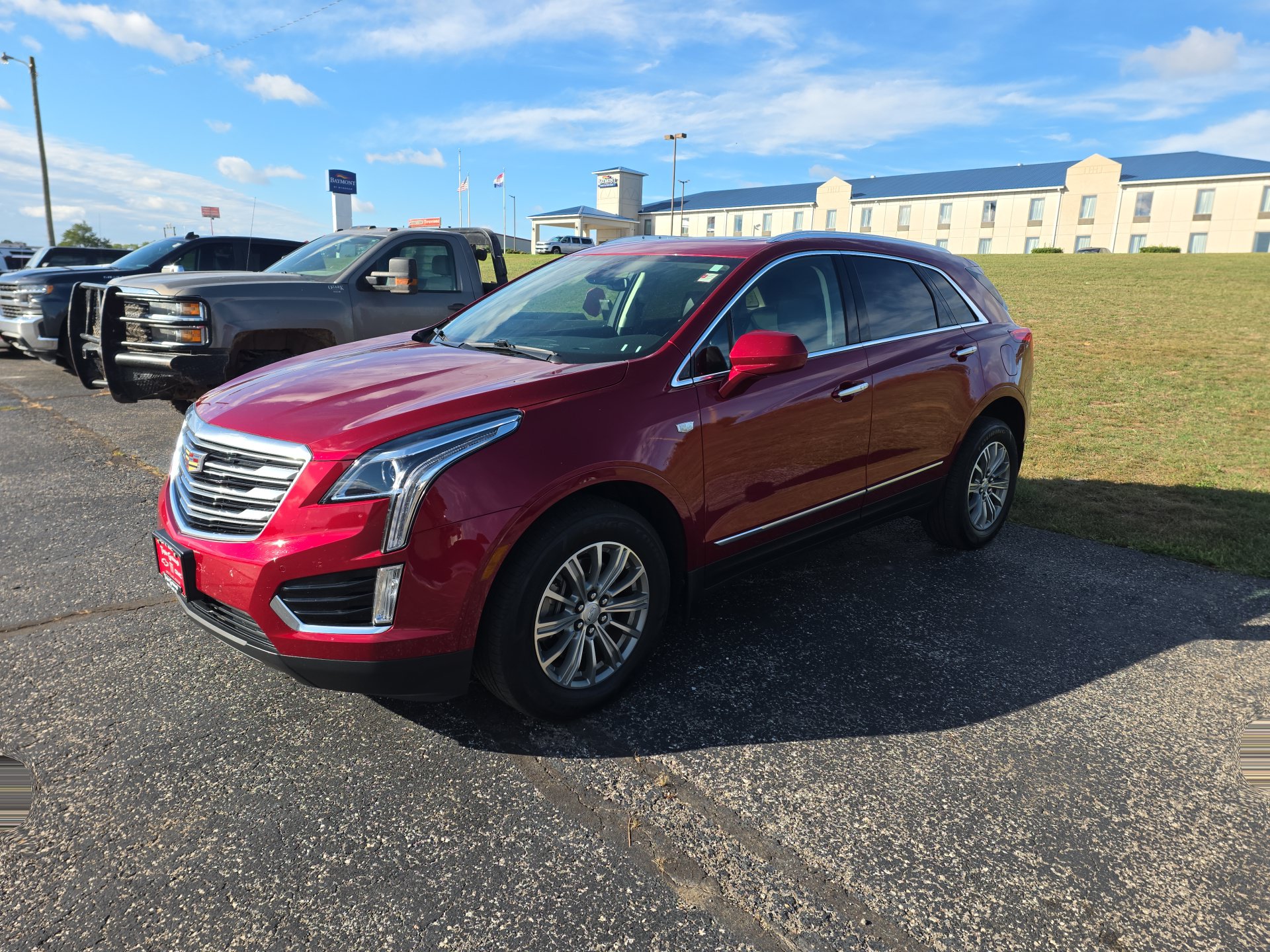 Used 2019 Cadillac XT5 Luxury AWD/4WD image 3